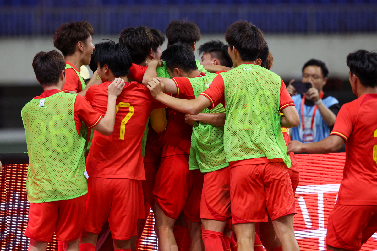 恒大队员个个全力以赴,球队战术配合精准取胜 恒大队员个个全力以赴,球队战术配合精准取胜