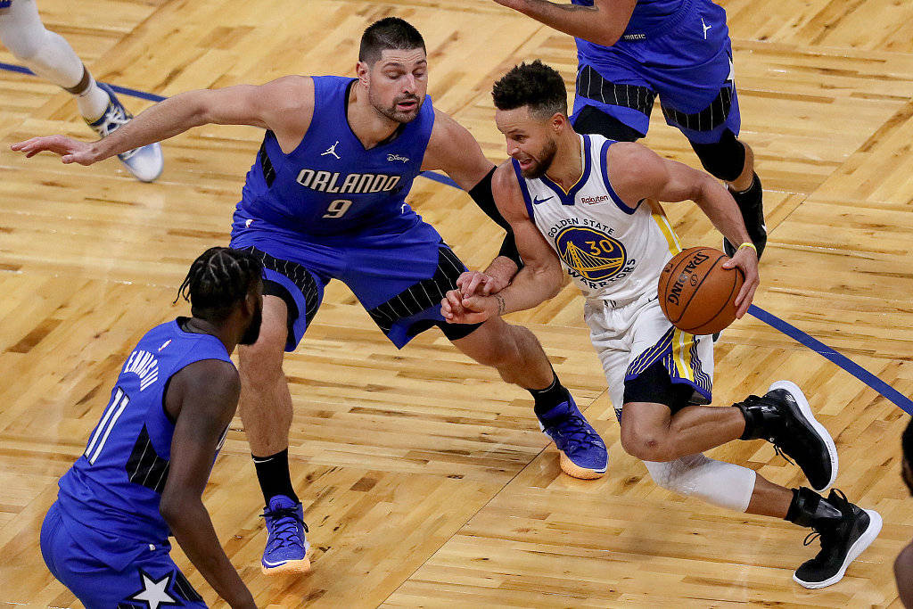 热火力克深圳队，武切维奇带队取胜