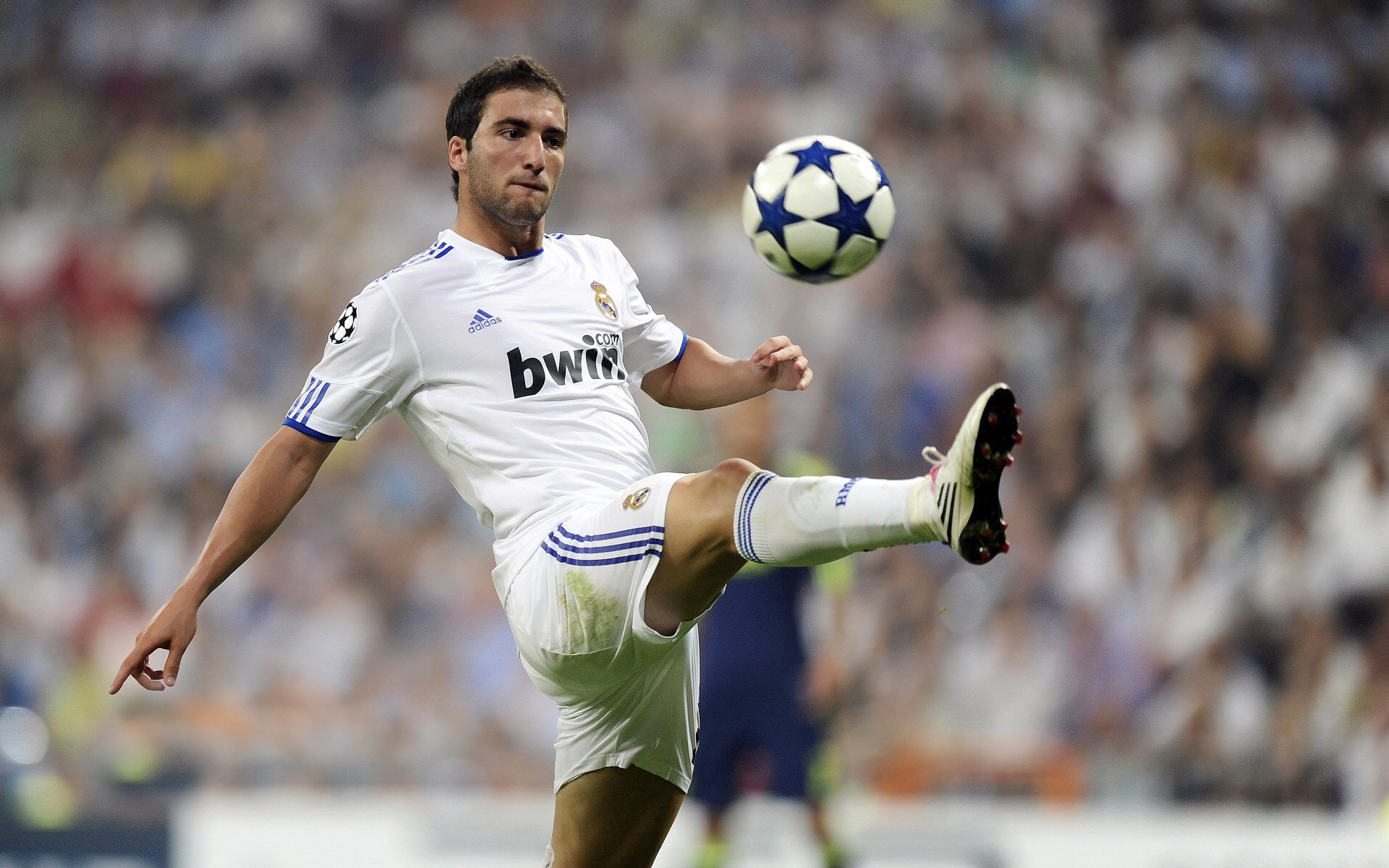 欧冠淘汰赛焦点战，毕尔巴鄂竞技横扫乌克兰，巴斯克雄狮的怒吼